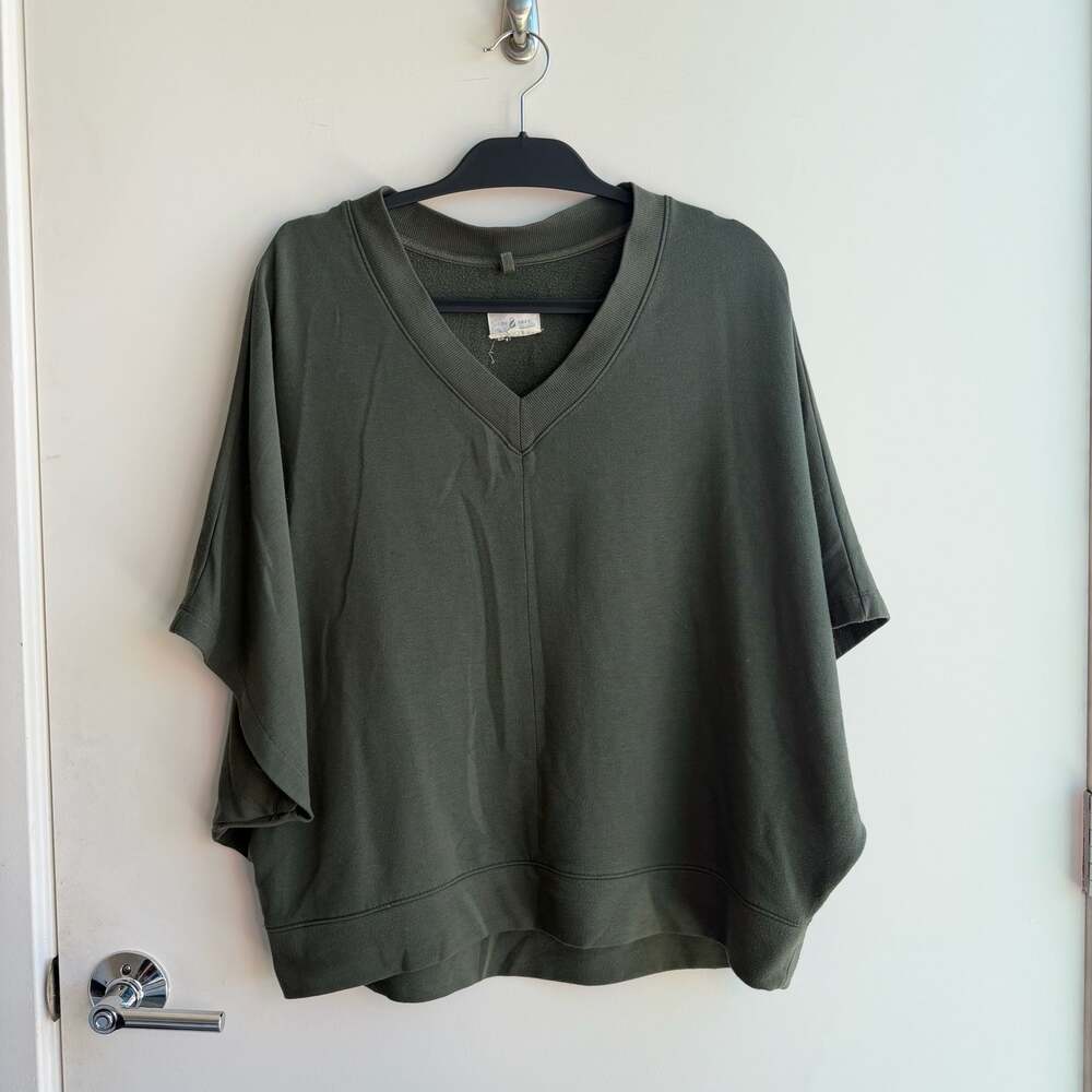Lou & Grey Signaturesoft V-Neck Dolman Sleeve Top Olive Green Size M